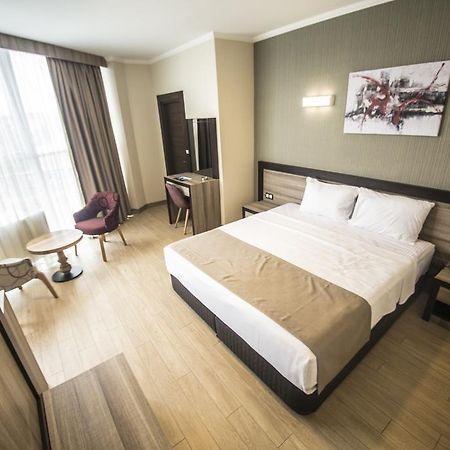 The Corner Hotel Sincan Екстер'єр фото