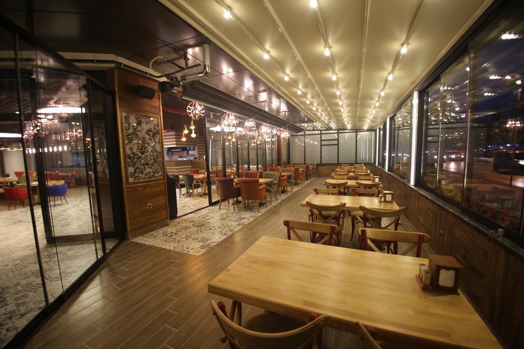 The Corner Hotel Sincan Екстер'єр фото