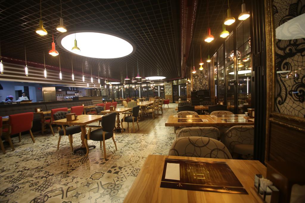 The Corner Hotel Sincan Екстер'єр фото