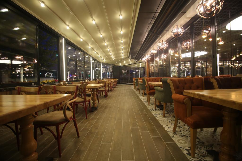 The Corner Hotel Sincan Екстер'єр фото