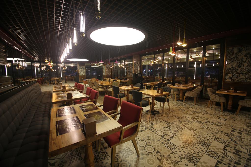 The Corner Hotel Sincan Екстер'єр фото