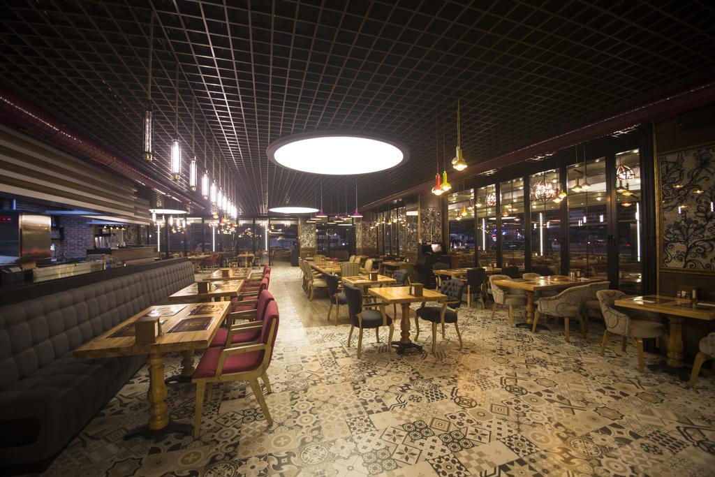 The Corner Hotel Sincan Екстер'єр фото