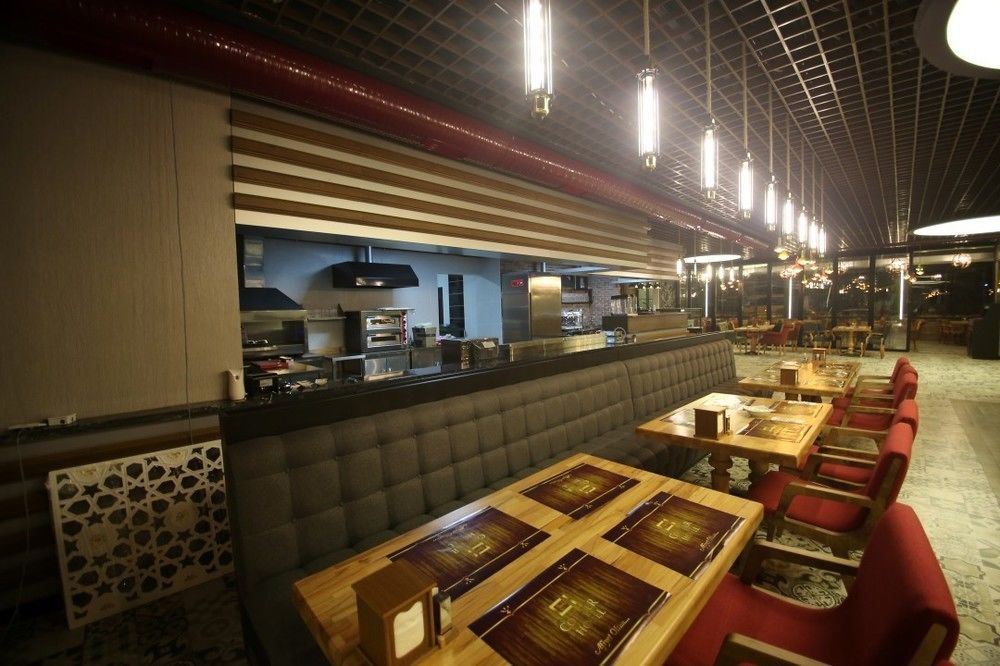 The Corner Hotel Sincan Екстер'єр фото