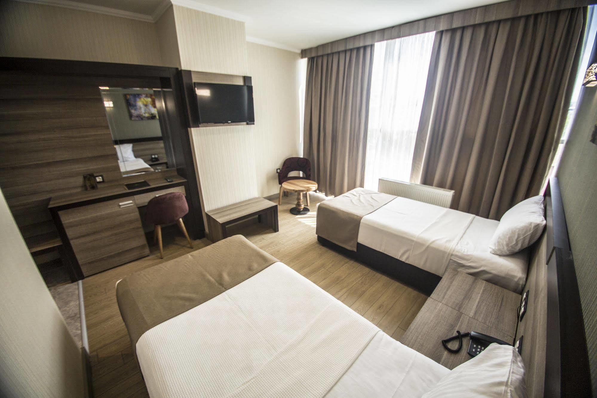 The Corner Hotel Sincan Екстер'єр фото
