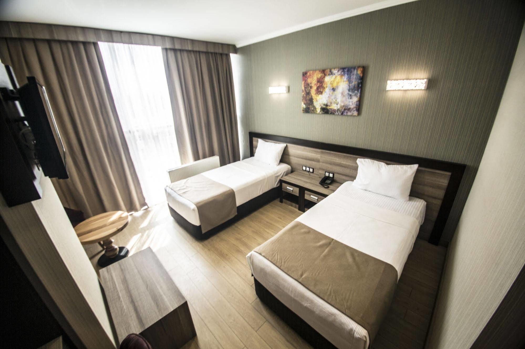 The Corner Hotel Sincan Екстер'єр фото